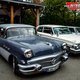 Oldtimer parken in der Westernstadt