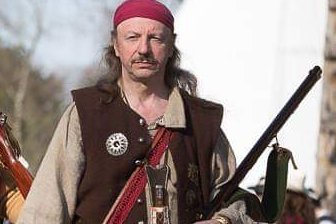Mann in historischer Kleidung