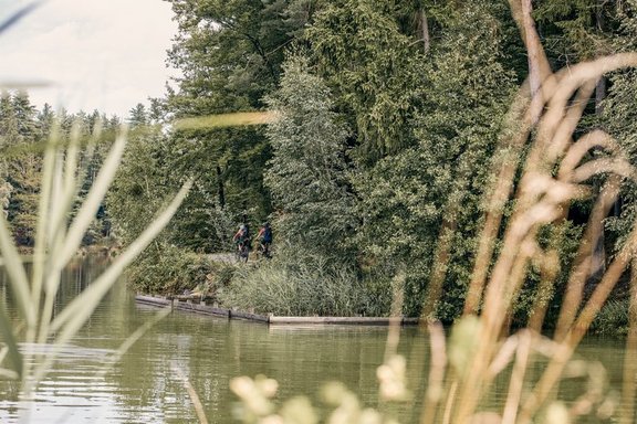 Bllick auf den Eginger See im Garten der Sinne