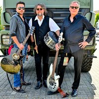 TreZZmeN Musiker vor Truck Sonnenbrille Instrumente